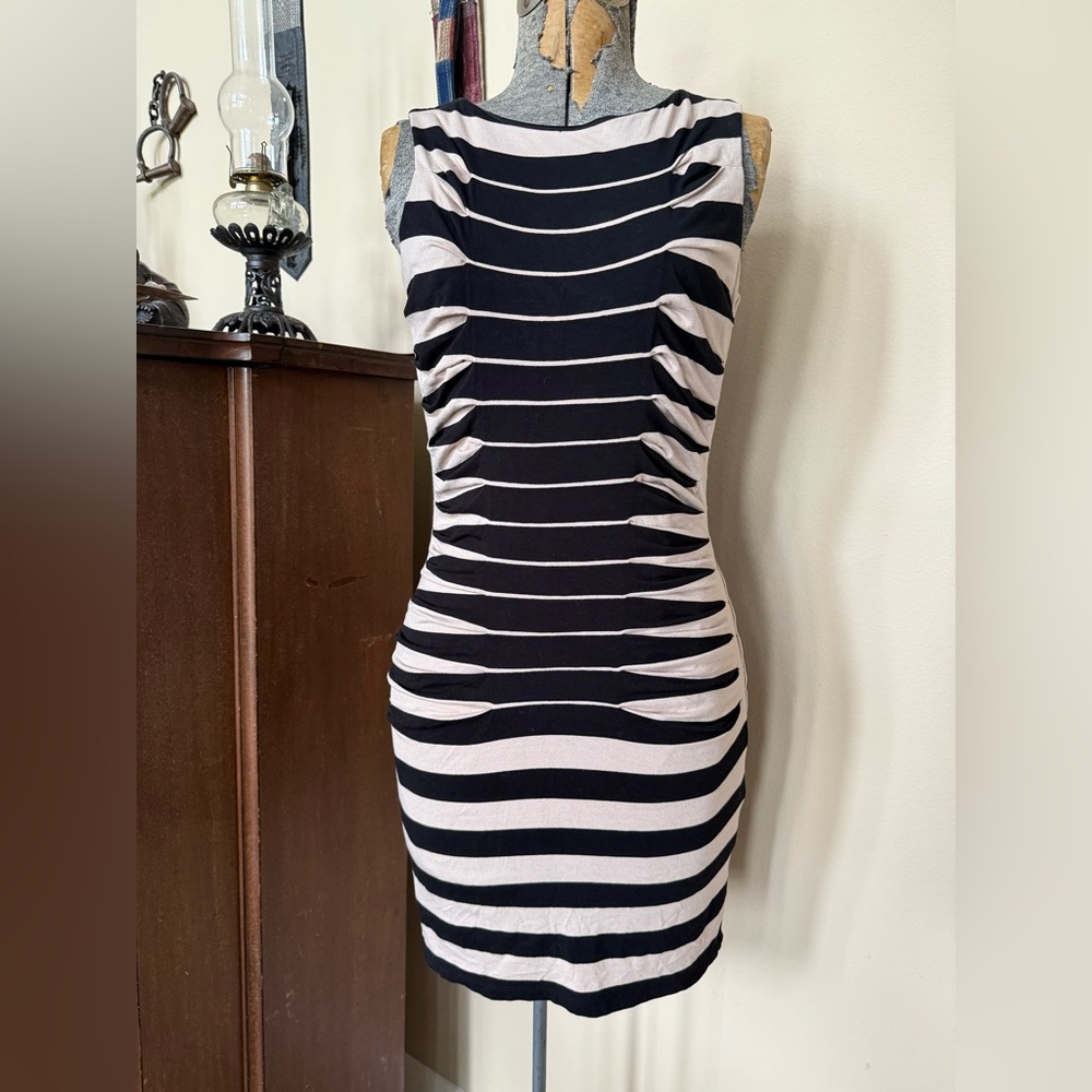 EUC Betsey Johnson Body Con Black Tan Slimming Patterned Lining Spandex Dress